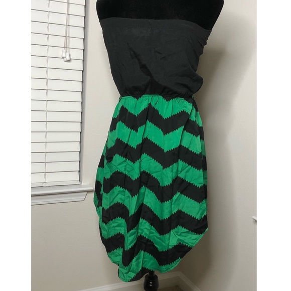 Black and Green Strapless Dress - Picture 5 of 5
